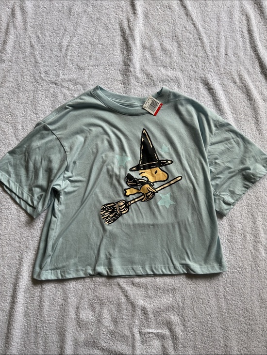 Love Tribe Tops - Love Tribe Juniors Crop Top with Halloween Peanuts Woodstock Graphic NWT Size XS